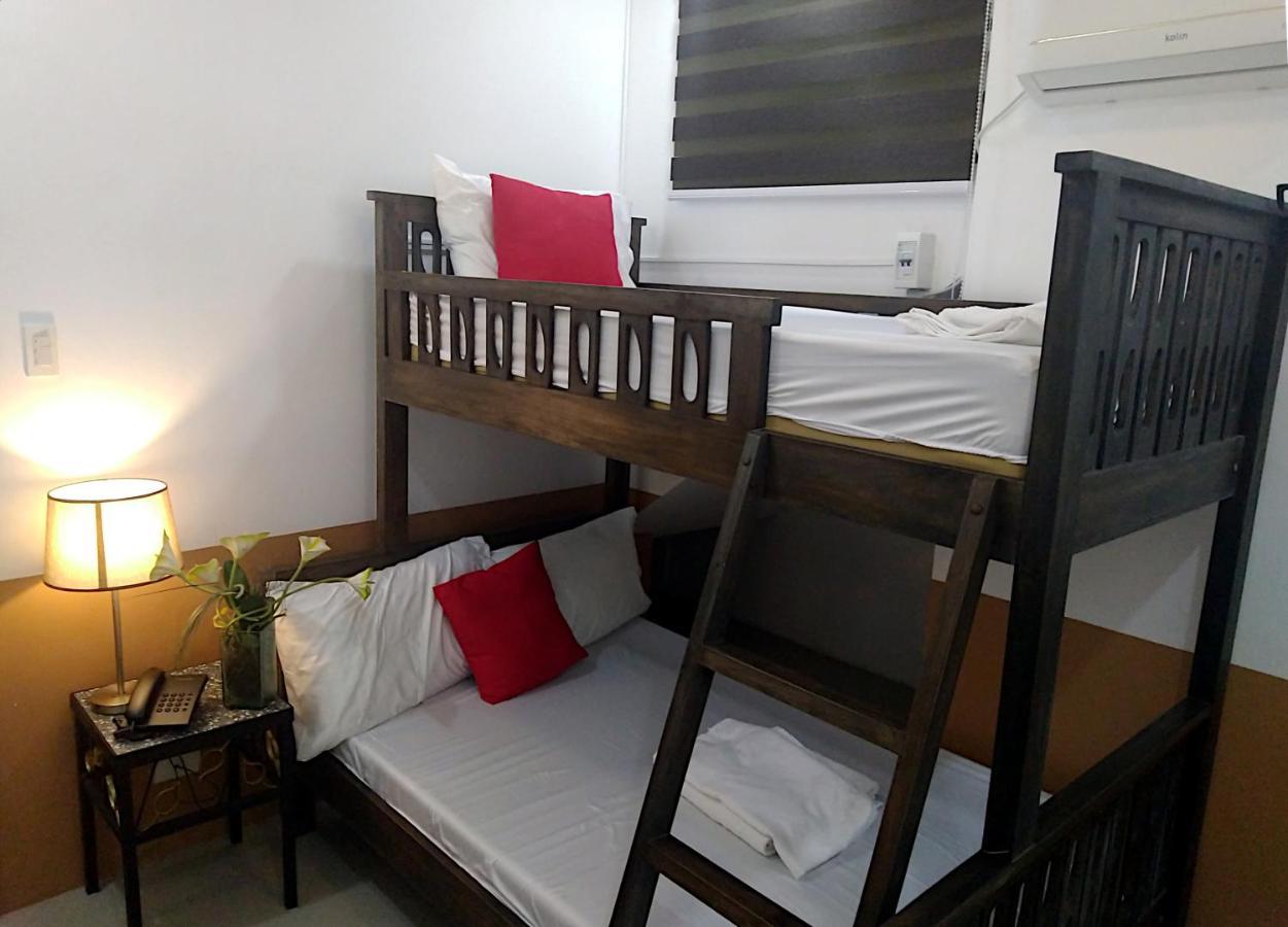 Jil'S Apartelle Tagaytay City Buitenkant foto