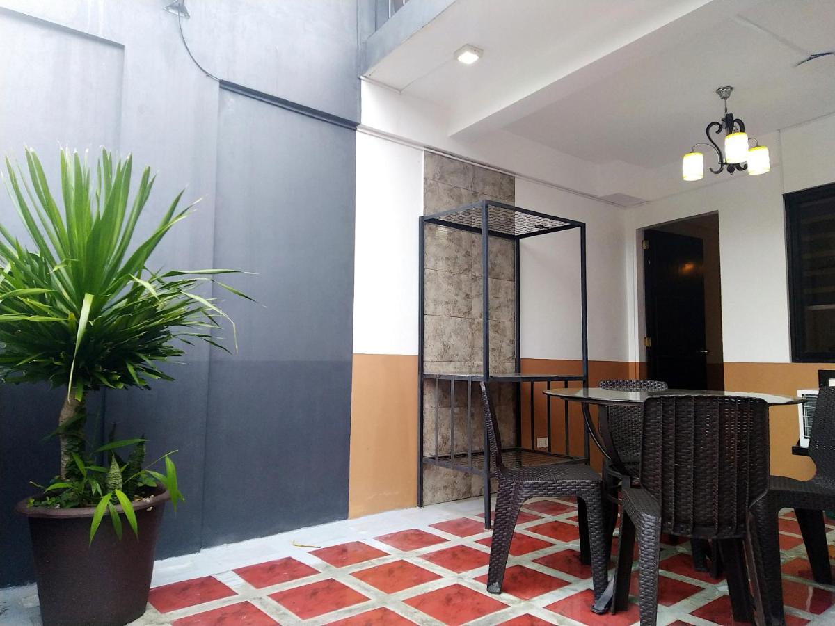 Jil'S Apartelle Tagaytay City Buitenkant foto