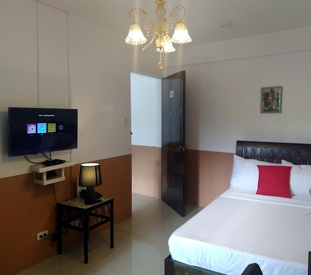 Jil'S Apartelle Tagaytay City Buitenkant foto