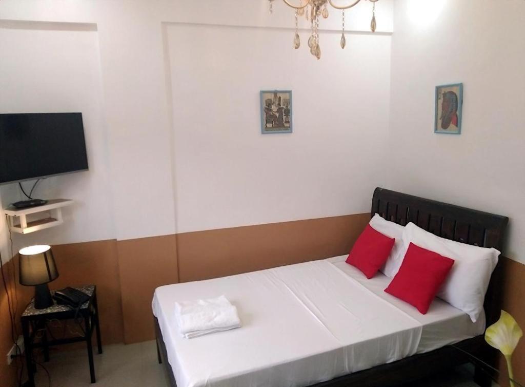Jil'S Apartelle Tagaytay City Buitenkant foto