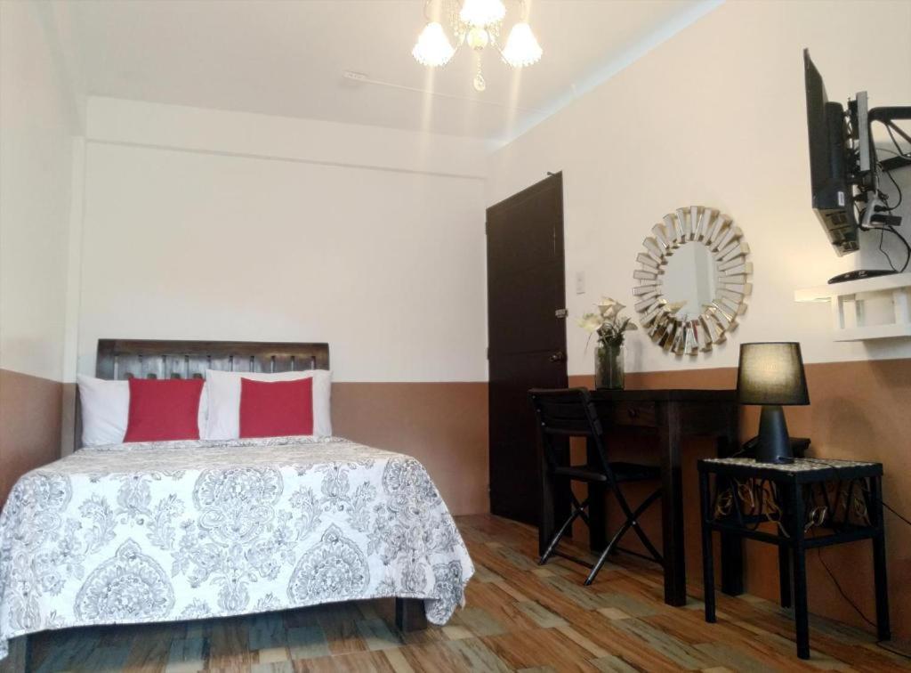 Jil'S Apartelle Tagaytay City Buitenkant foto