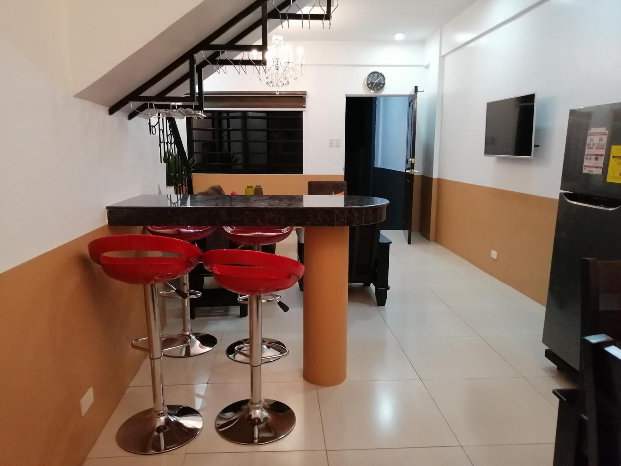 Jil'S Apartelle Tagaytay City Buitenkant foto